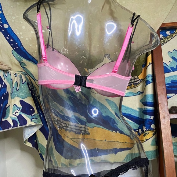 VS Sexy Little Thing pink lace bra - Picture 4 of 8